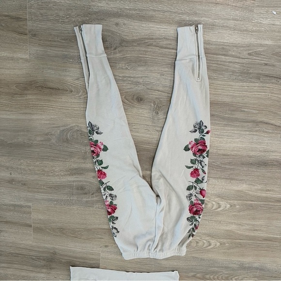 Wildfox white rosy stems Theo hoodie and sweatpants lounge set - Picture 13 of 16